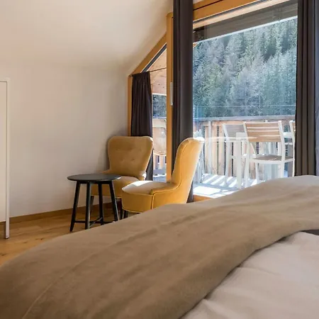 Montela & - Hotel 4*