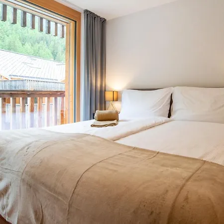 Montela & - Hotel