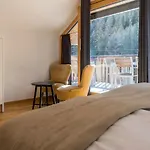 Montela & - Hotel 4*